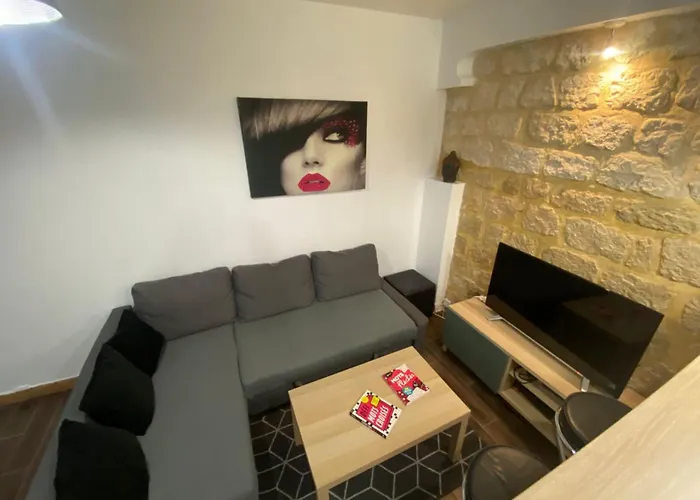 Cosy T3 In Montmartre Paris